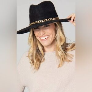 SAN DIEGO HAT COMPANY | FOUR BUTTONS Black Fedora Hat with golden chain NWT